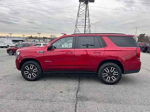 Used 2023 GMC Yukon AT4 w/ AT4 Premium Package AWD/4WD image 6