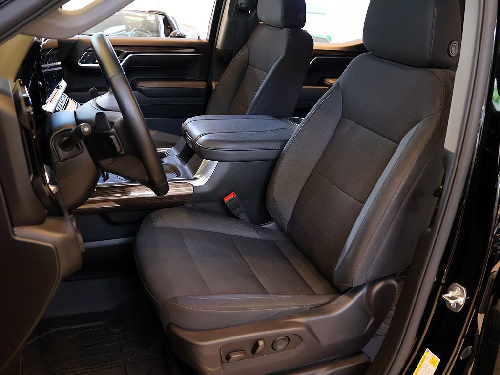 Used 2025 Chevrolet Silverado 1500 RST w/ All Star Edition Plus AWD/4WD image 5