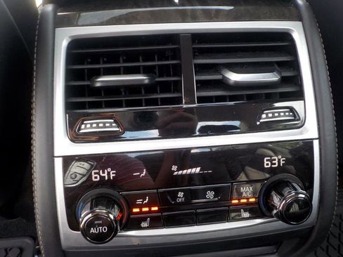 Used 2019 BMW 740i xDrive w/ Executive Package image 23