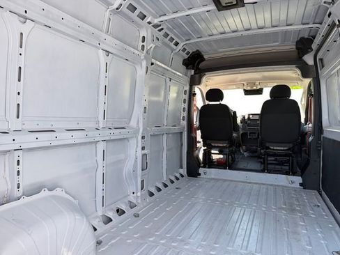 Used 2025 RAM ProMaster 2500 w/ Convenience Group FWD image 14