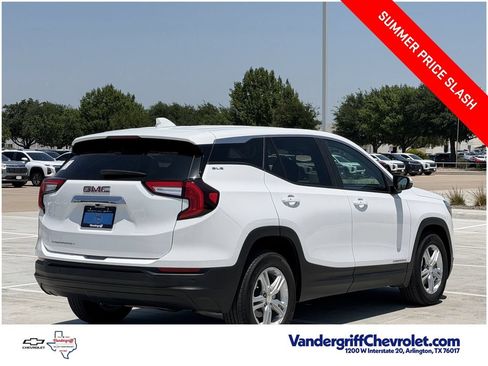 Certified 2024 GMC Terrain SLE w/ Fleet Convenience Package FWD image 4