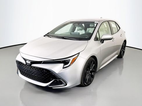 Used 2023 Toyota Corolla XSE FWD image 4