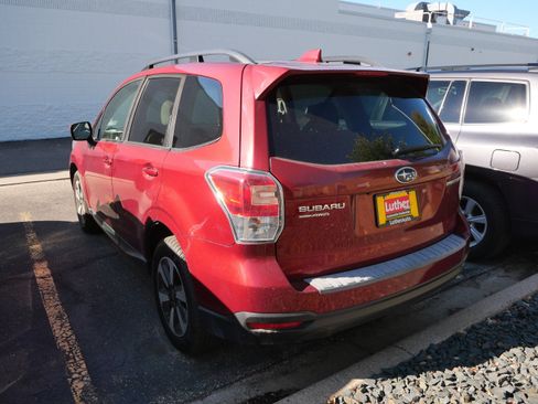 Used 2018 Subaru Forester 2.5i Premium w/ All-Weather Package AWD/4WD image 6