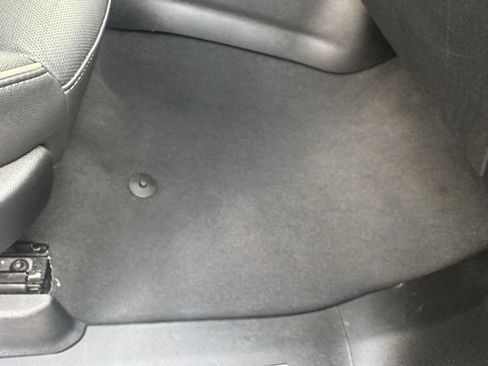 Used 2024 GMC Yukon SLT image 13