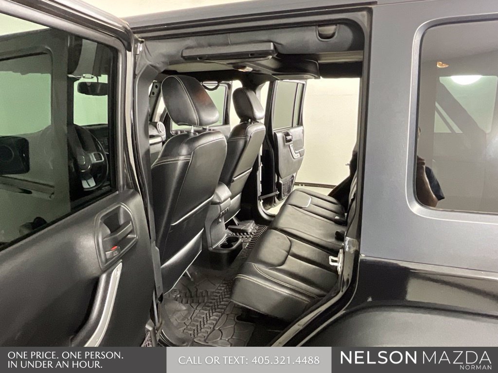 Used 2017 Jeep Wrangler Unlimited Rubicon AWD/4WD image 12