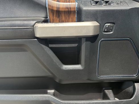 Used 2019 Ford F150 Lariat w/ Equipment Group 502A Luxury AWD/4WD image 11