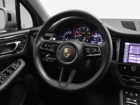 Certified 2024 Porsche Macan S image 35