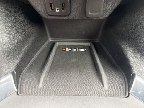 Used 2023 Chevrolet Traverse LT image 35