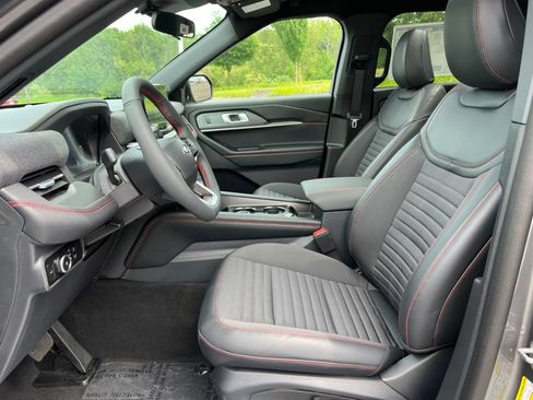 Used 2026 Ford Explorer ST-Line AWD/4WD image 4