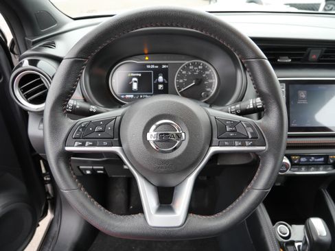 Used 2019 Nissan Kicks SR w/ SR Premium Package image 26
