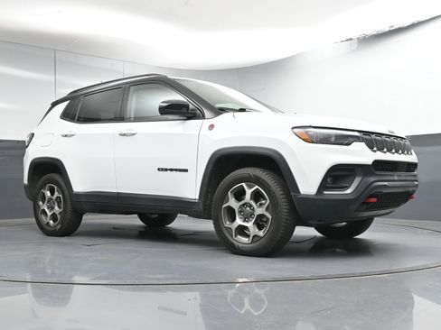 Used 2022 Jeep Compass Trailhawk w/ Trailhawk Elite Group image 23