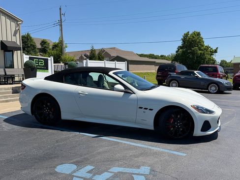 Used 2018 Maserati GranTurismo Sport RWD image 2