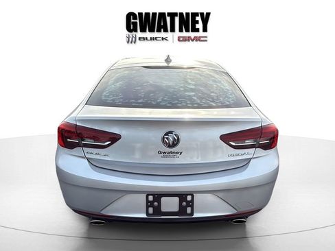 Used 2018 Buick Regal Preferred image 9