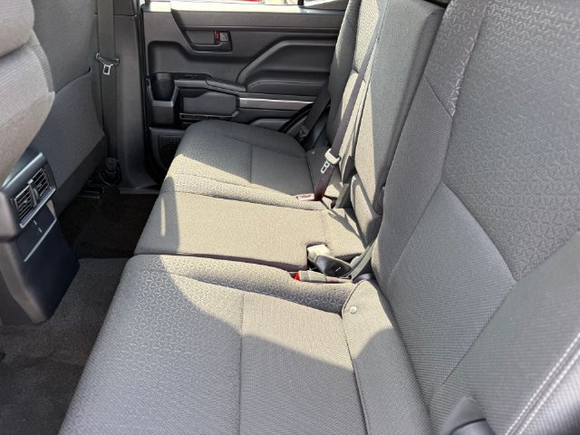 Used 2025 Toyota 4Runner SR5 AWD/4WD image 26