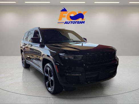 Used 2025 Jeep Grand Cherokee L Limited w/ Black Appearance Package RWD image 5
