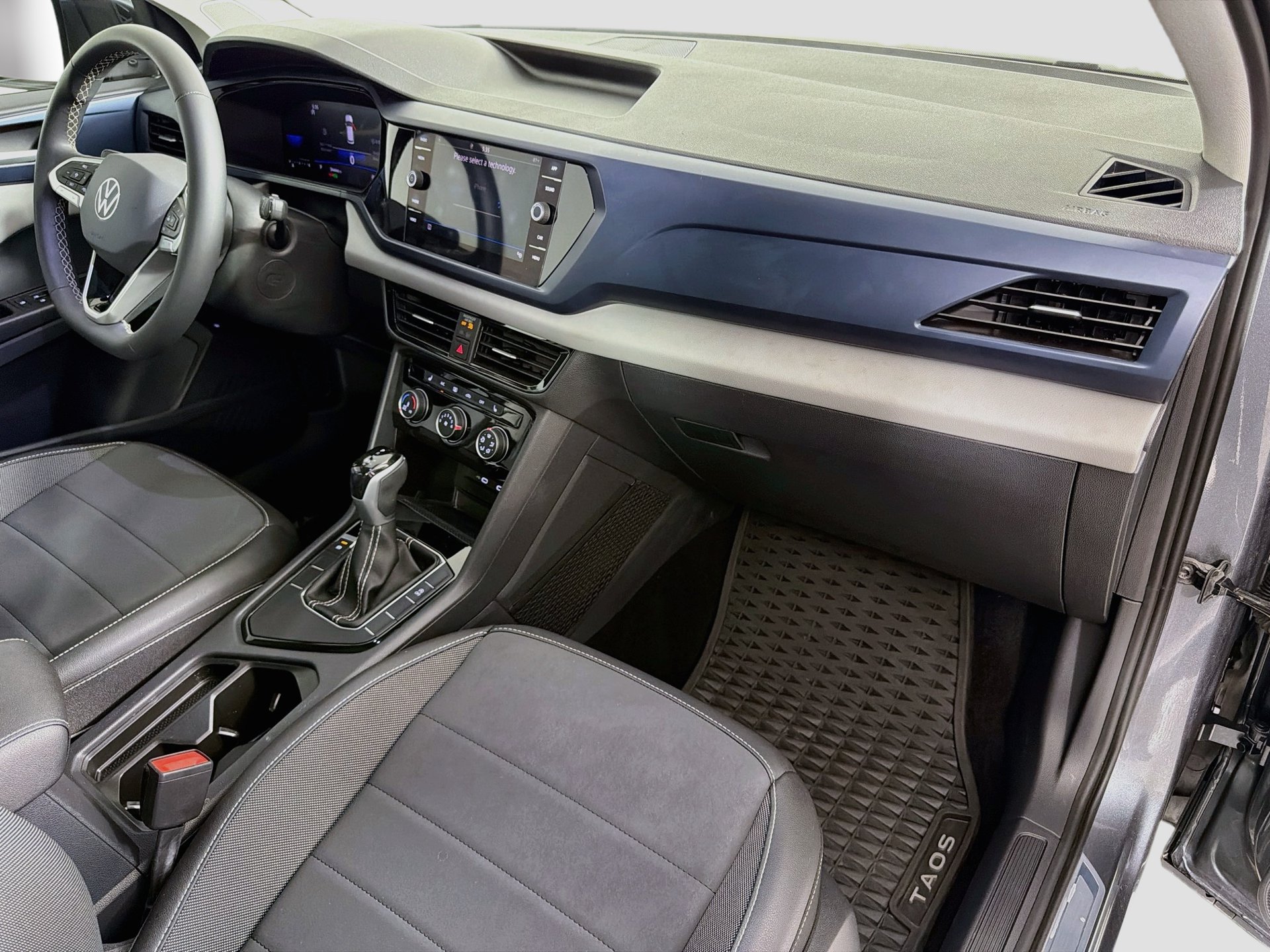 Certified 2023 Volkswagen Taos SE w/ Panoramic Sunroof Package FWD image 26