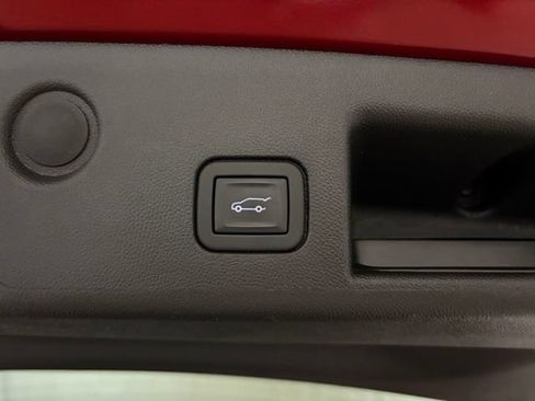 Used 2023 Chevrolet Equinox Premier AWD/4WD image 45