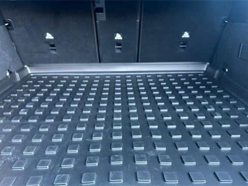 Used 2024 Mercedes-Benz GLC 43 AMG 4MATIC image 18