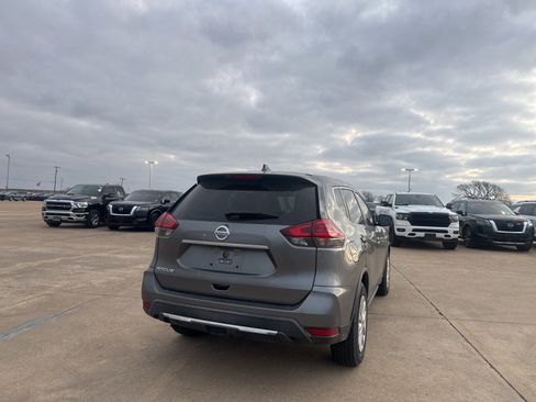 Used 2018 Nissan Rogue S image 20