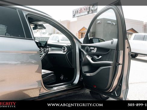 Used 2022 Mercedes-Benz GLC 300 4MATIC image 52