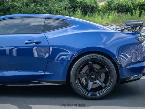 Used 2021 Chevrolet Camaro ZL1 RWD image 5