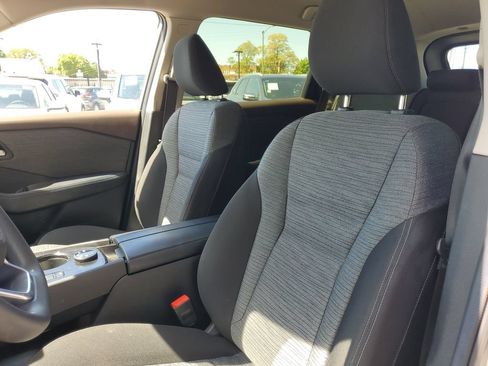 Used 2023 Nissan Rogue SV AWD/4WD image 16