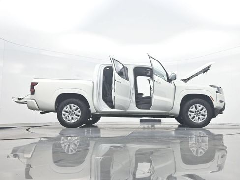 Used 2022 Nissan Frontier SV RWD image 42