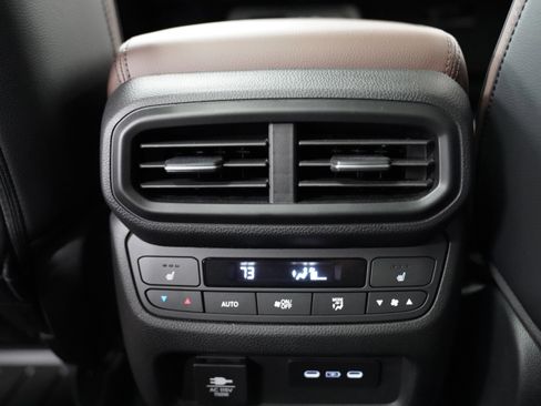 Used 2025 Honda Pilot Elite image 6