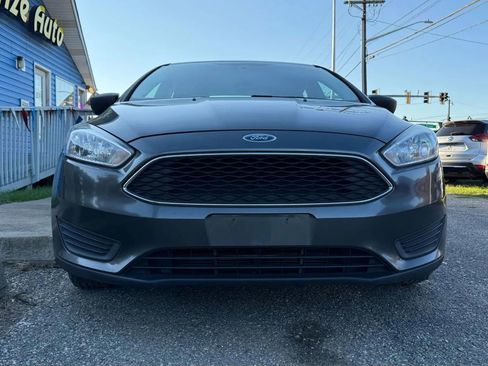 Used 2018 Ford Focus S image 3