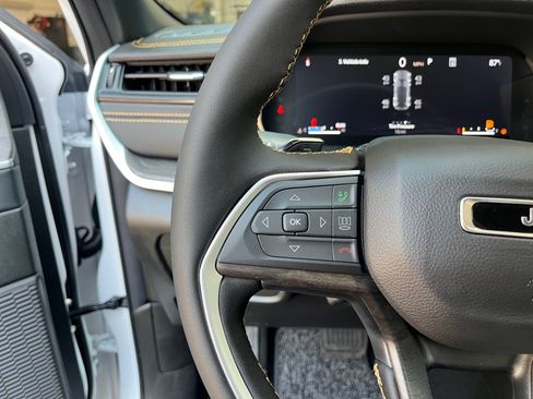 New 2026 Jeep Grand Cherokee Limited AWD/4WD image 17