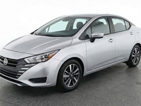 Used 2025 Nissan Versa SV FWD image 3