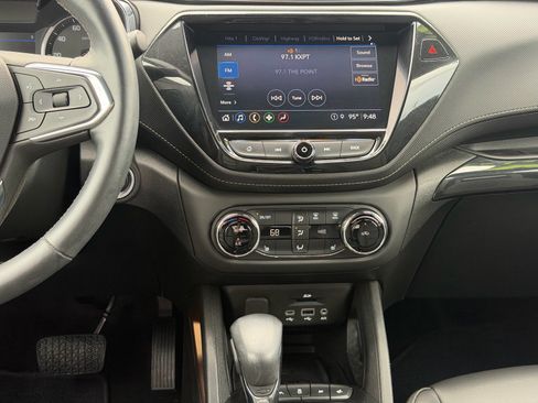 Used 2023 Chevrolet TrailBlazer ACTIV w/ Sun and Liftgate Package FWD image 15