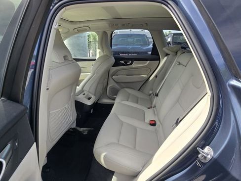 Certified 2023 Volvo XC60 B5 Plus w/ Climate Package AWD/4WD image 15