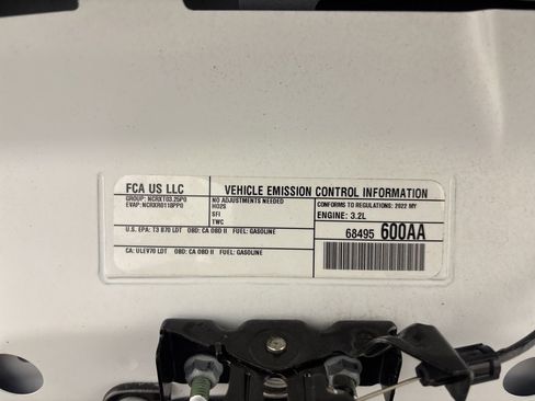 Used 2022 Jeep Cherokee Limited image 31