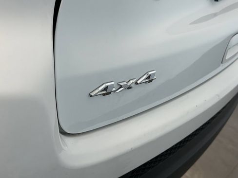 Used 2024 Jeep Compass Latitude AWD/4WD image 11