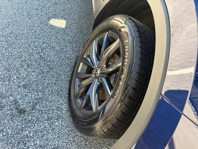 Used 2024 Volkswagen Tiguan SE AWD/4WD image 12