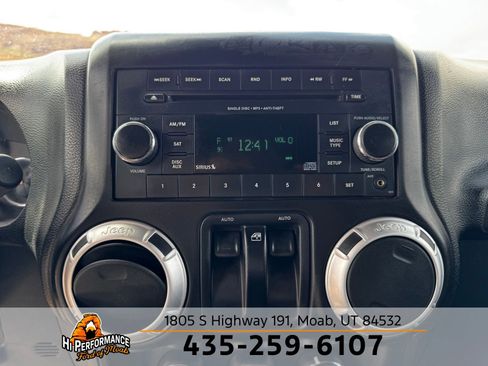 Used 2014 Jeep Wrangler Rubicon w/ Power Convenience Group AWD/4WD image 32