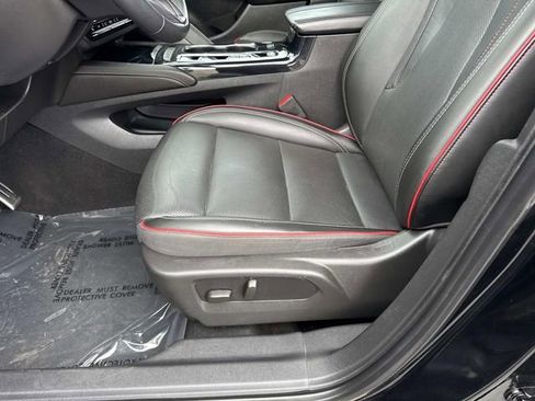 Used 2022 Buick Envision Essence w/ Sport Touring Package FWD image 12