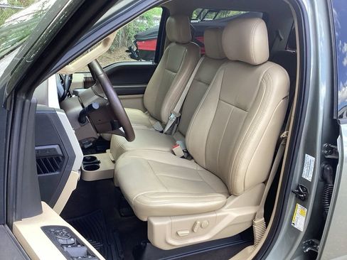 Used 2019 Ford F150 Lariat image 25