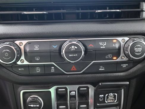 Used 2026 Jeep Wrangler Unlimited Sport AWD/4WD image 12