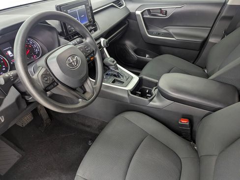 Used 2022 Toyota RAV4 LE image 4