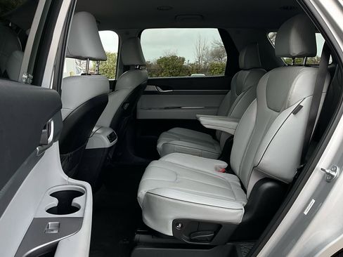 Used 2025 Hyundai Palisade SEL image 12