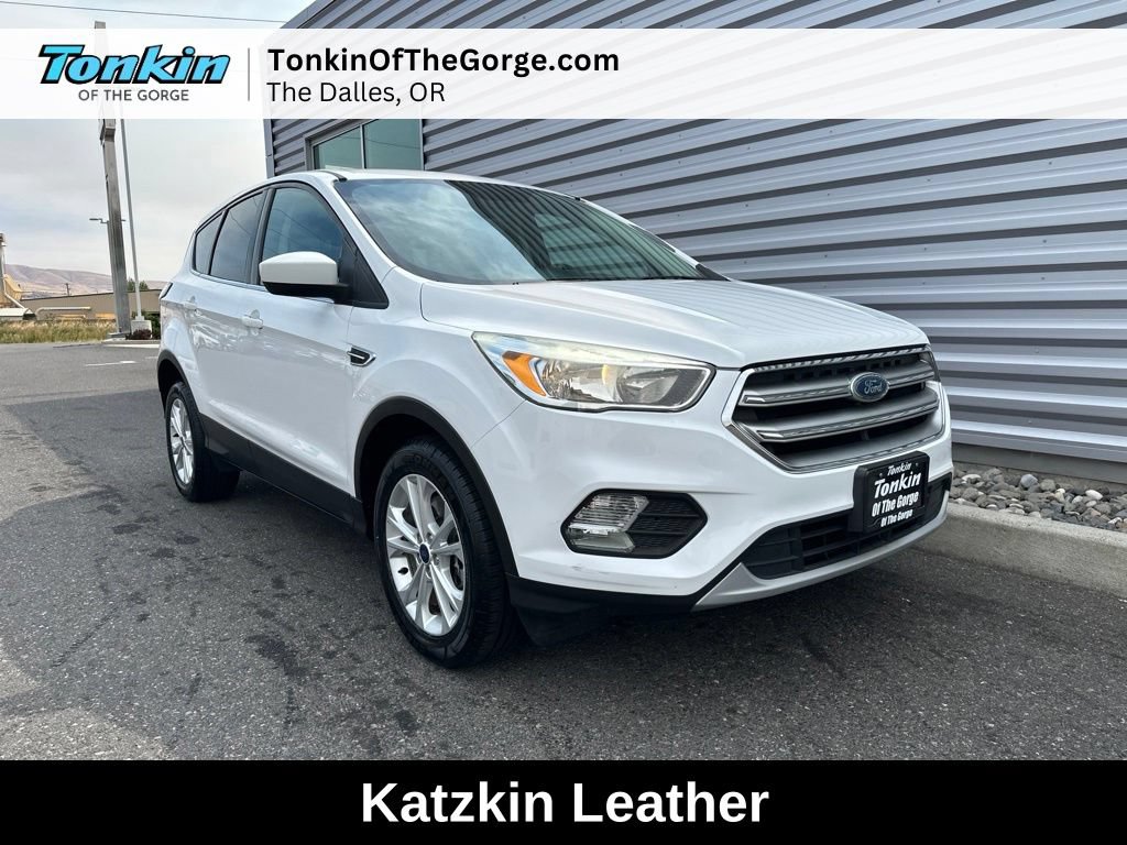 Used 2017 Ford Escape SE AWD/4WD image 1