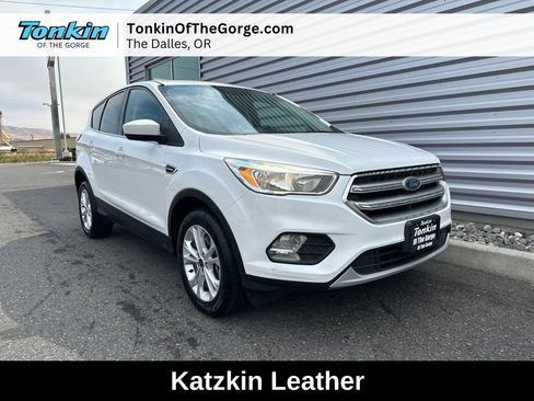 Used 2017 Ford Escape SE AWD/4WD image 1
