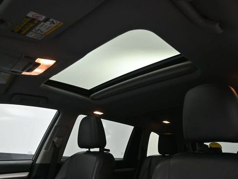 Used 2015 Toyota Highlander XLE AWD/4WD image 28