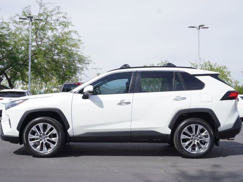 Used 2022 Toyota RAV4 Limited FWD image 2
