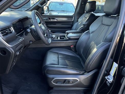 Used 2022 Jeep Wagoneer Series II image 23