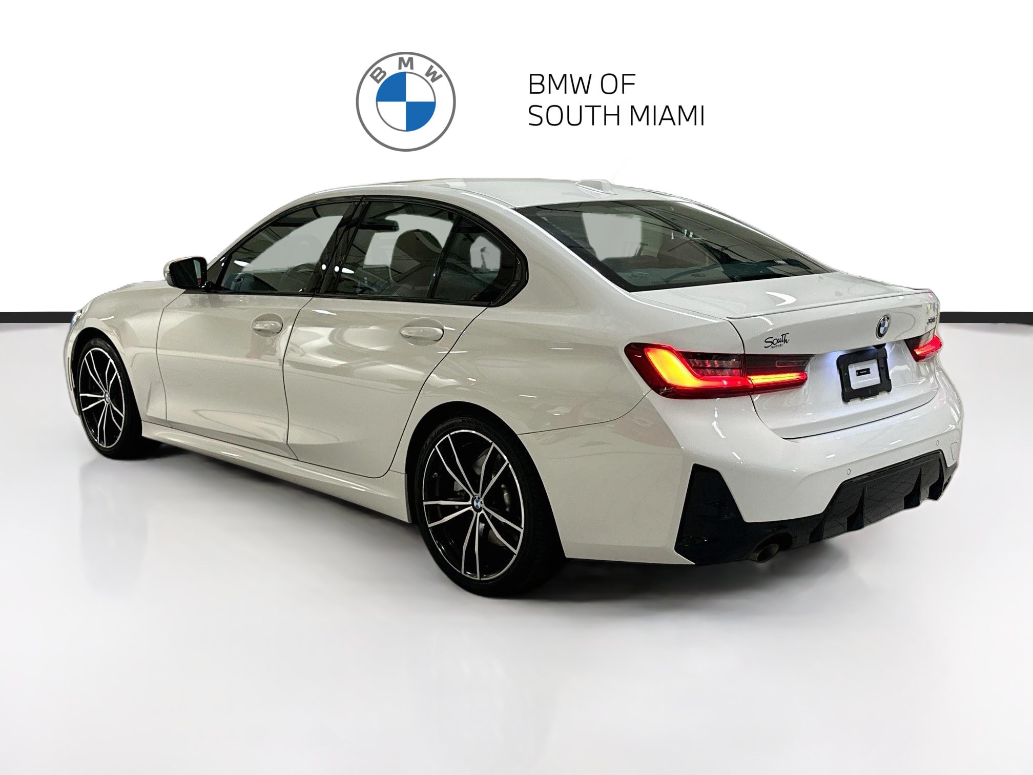 Certified 2024 BMW 330i Sedan w/ M Sport Package RWD image 5
