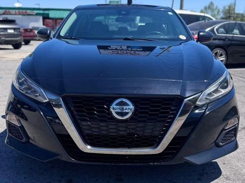 Used 2021 Nissan Altima 2.5 SR FWD image 2