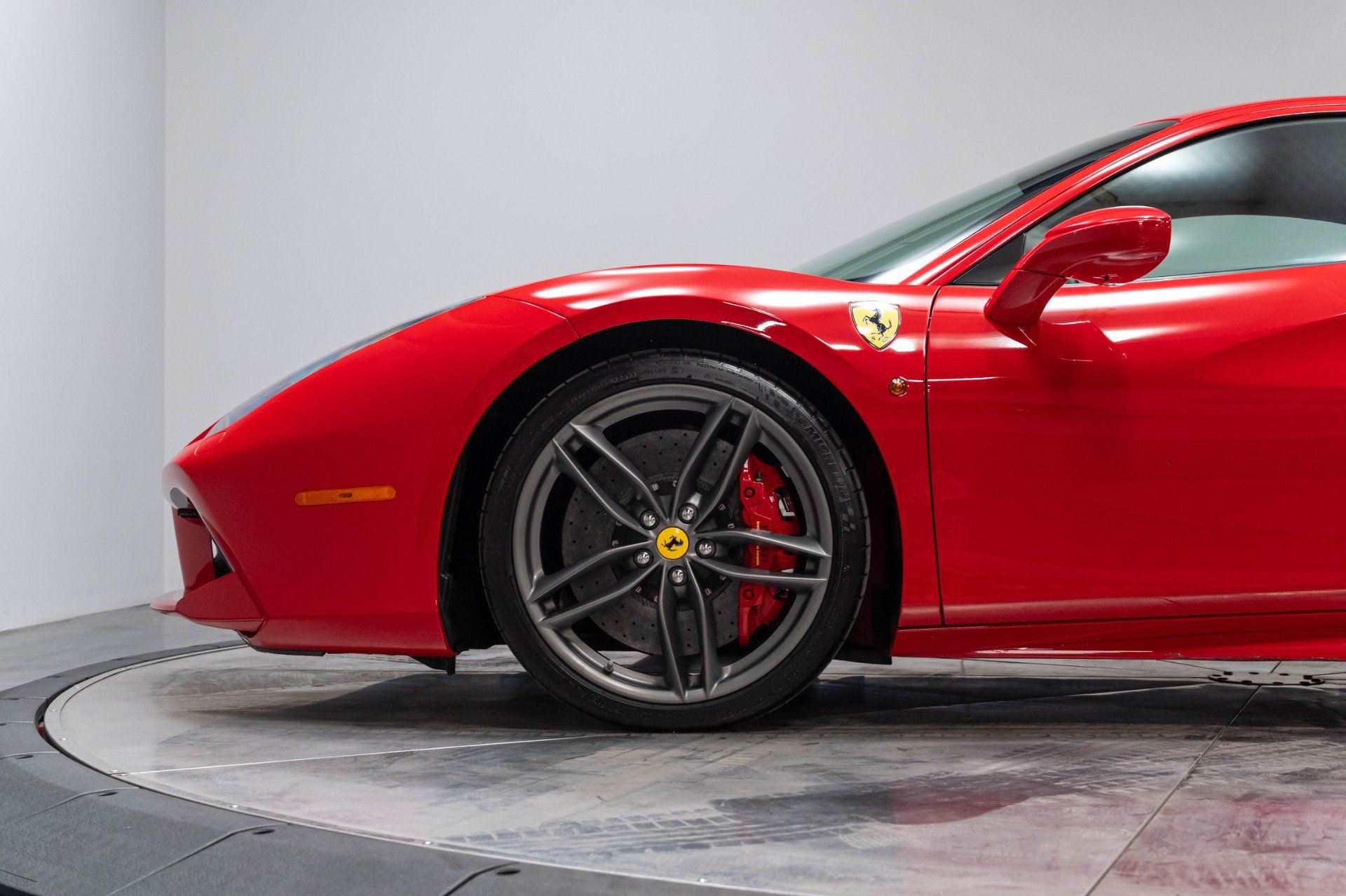 Used 2018 Ferrari 488 GTB RWD image 42
